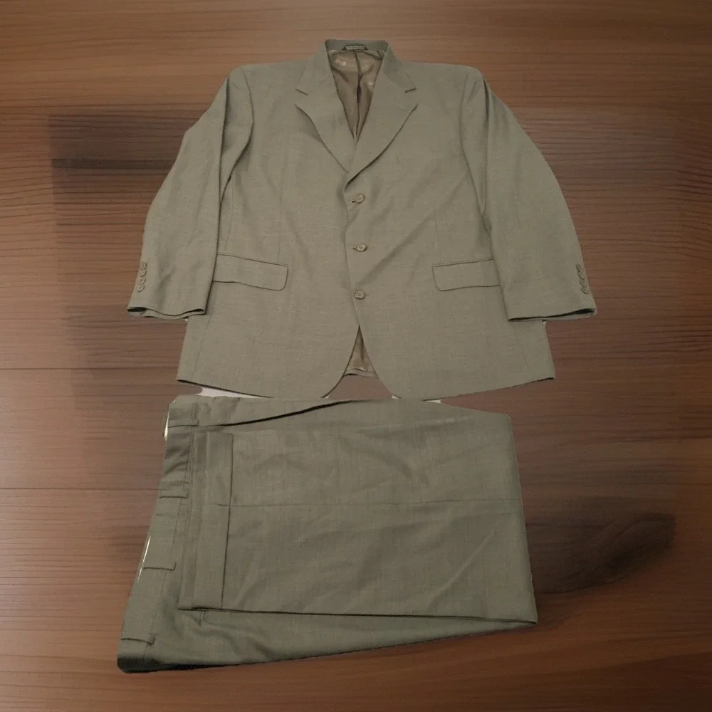 Stafford Men's Suit 44R Gray Wool 37x29 Pleated Pants 2 Button 2 Piece Business